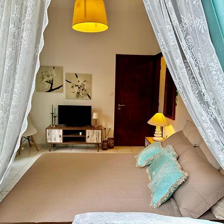 Eratous Seaside House Apartment Varnavas ภายนอก รูปภาพ