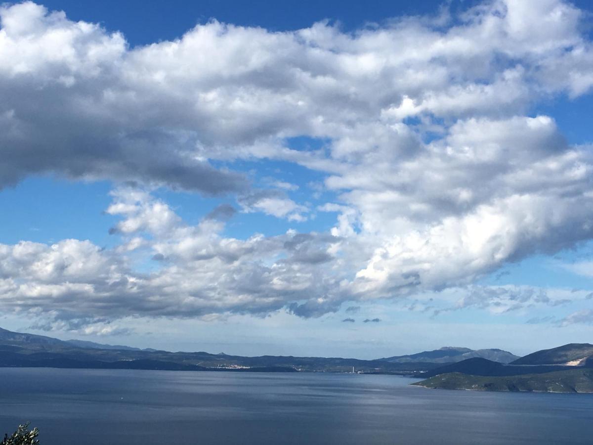 Eratous Seaside House Apartment Varnavas ภายนอก รูปภาพ