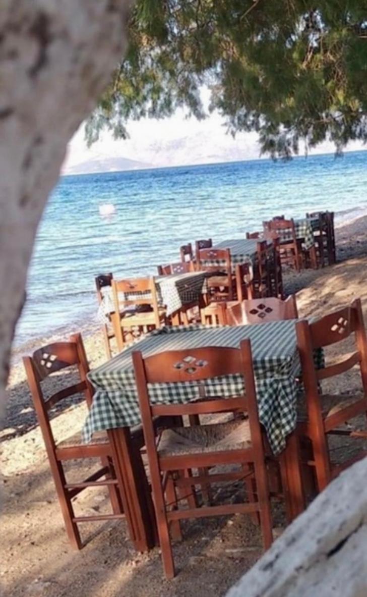 Eratous Seaside House Apartment Varnavas ภายนอก รูปภาพ