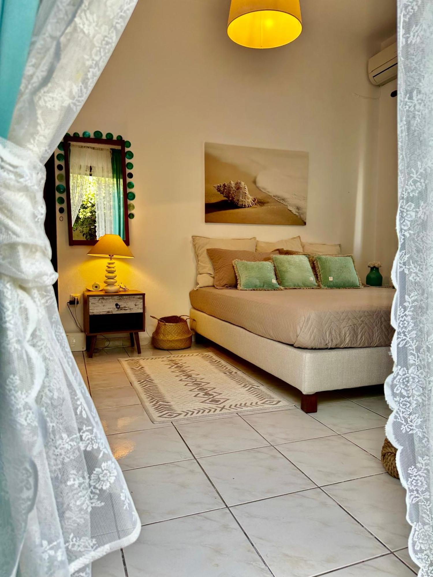 Eratous Seaside House Apartment Varnavas ภายนอก รูปภาพ