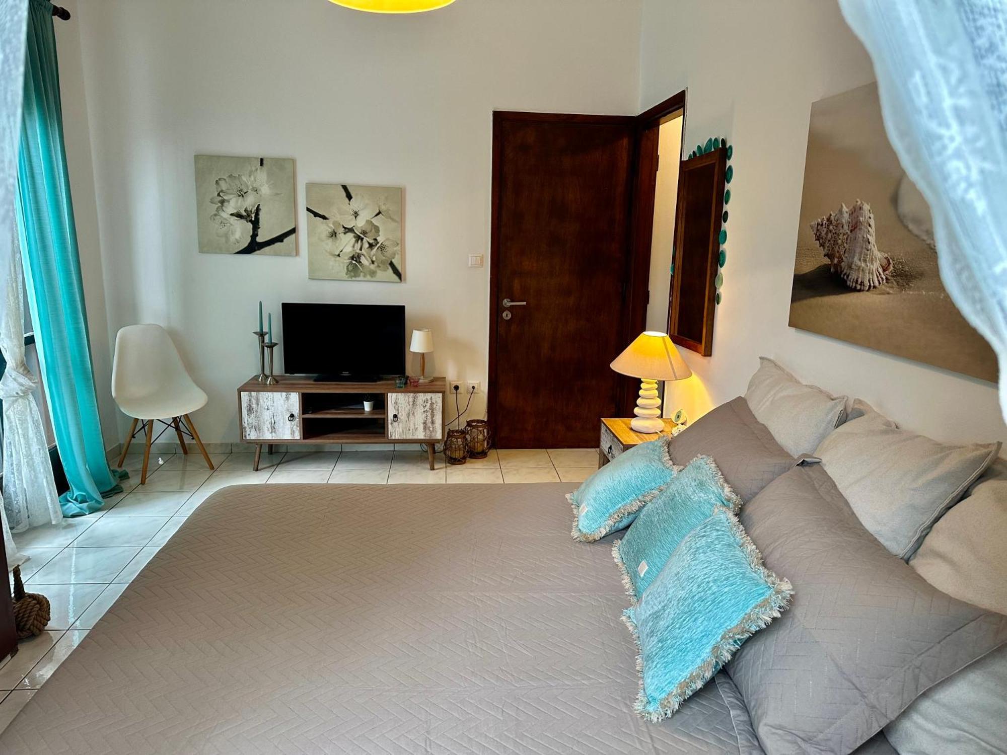 Eratous Seaside House Apartment Varnavas ภายนอก รูปภาพ