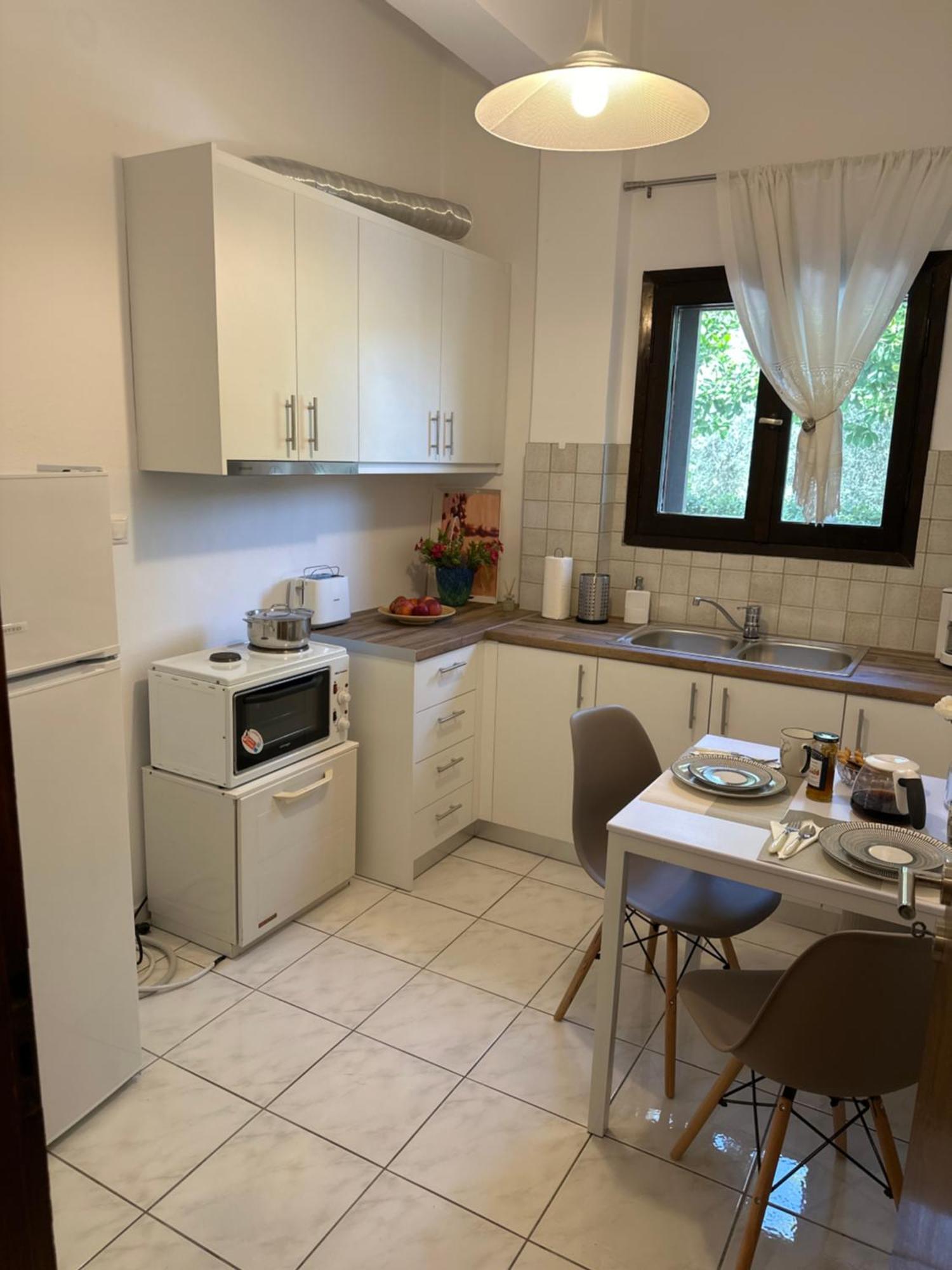 Eratous Seaside House Apartment Varnavas ภายนอก รูปภาพ
