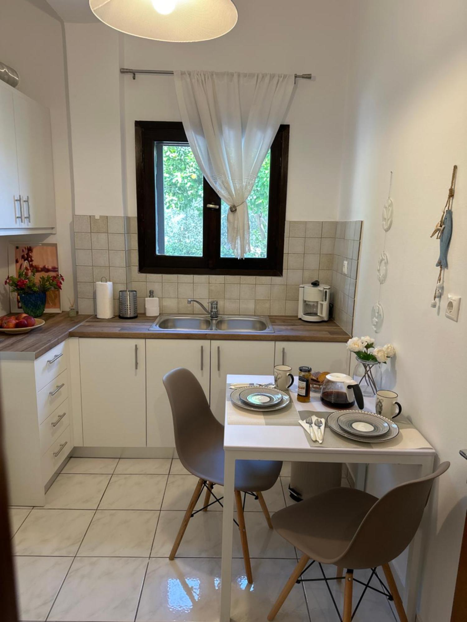 Eratous Seaside House Apartment Varnavas ภายนอก รูปภาพ